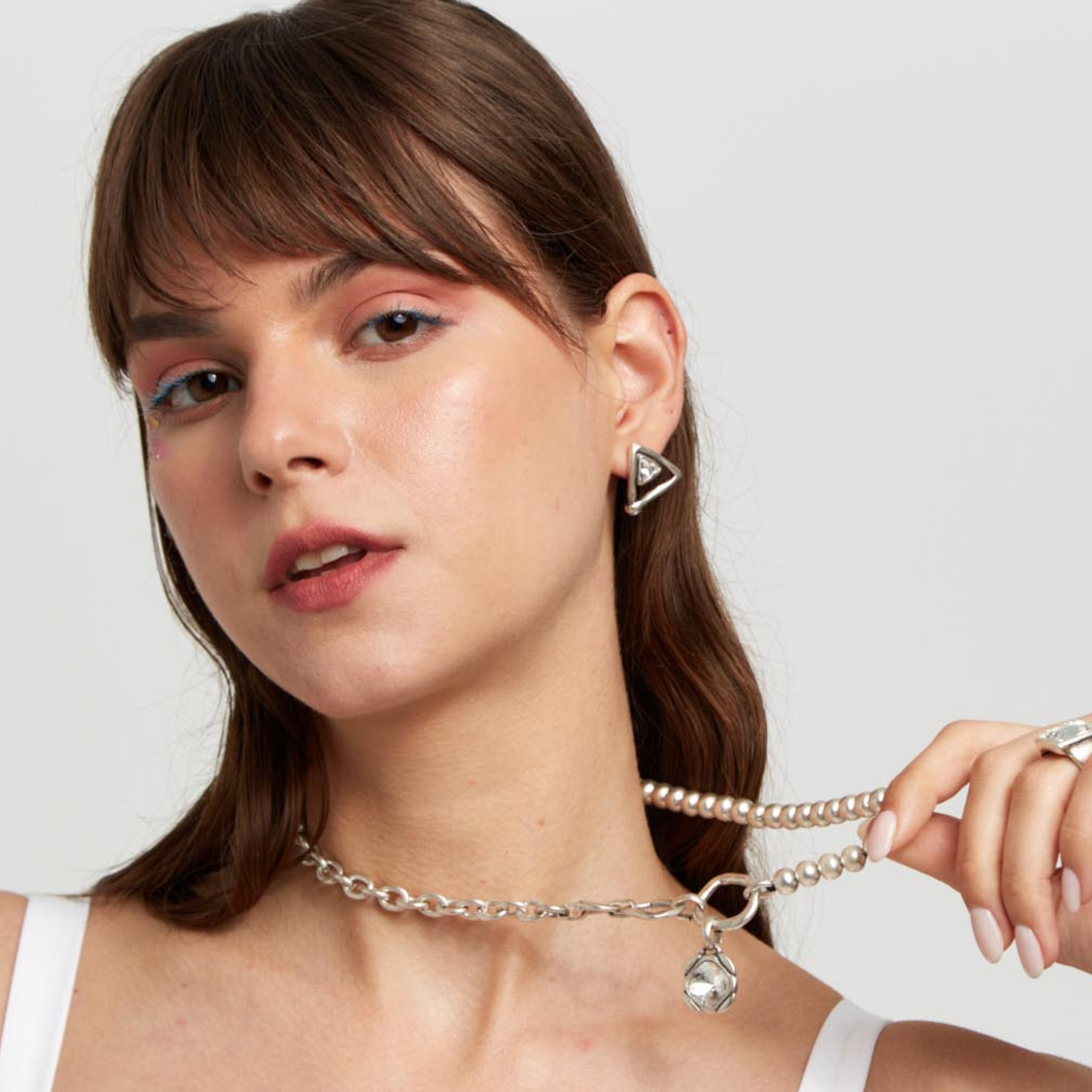 Chanour Nova Link Necklace featuring intertwined chain links in a sleek, modern design, perfect for stylish everyday wear.
