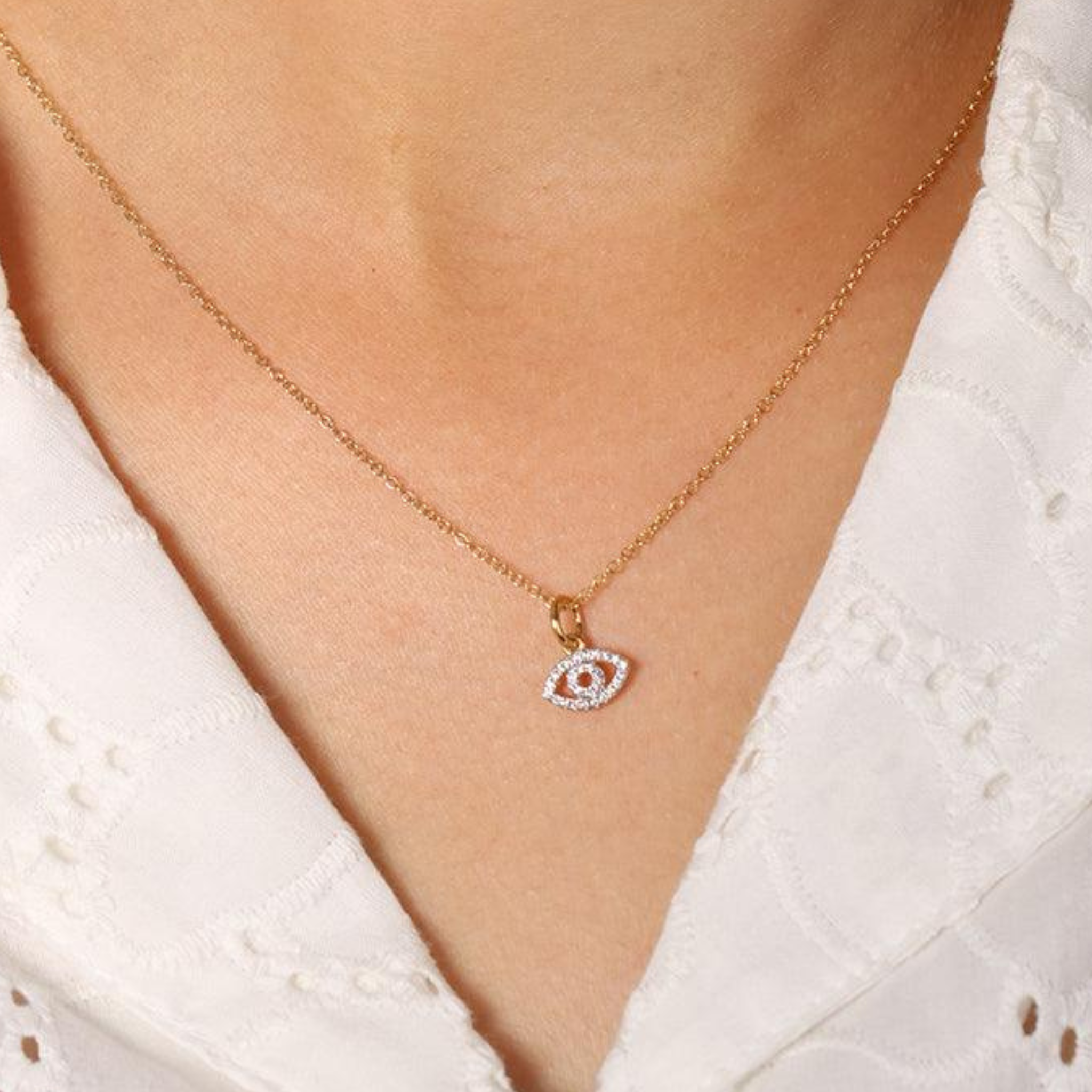 Eye on the Prize Pendant Necklace - Let's Bag It