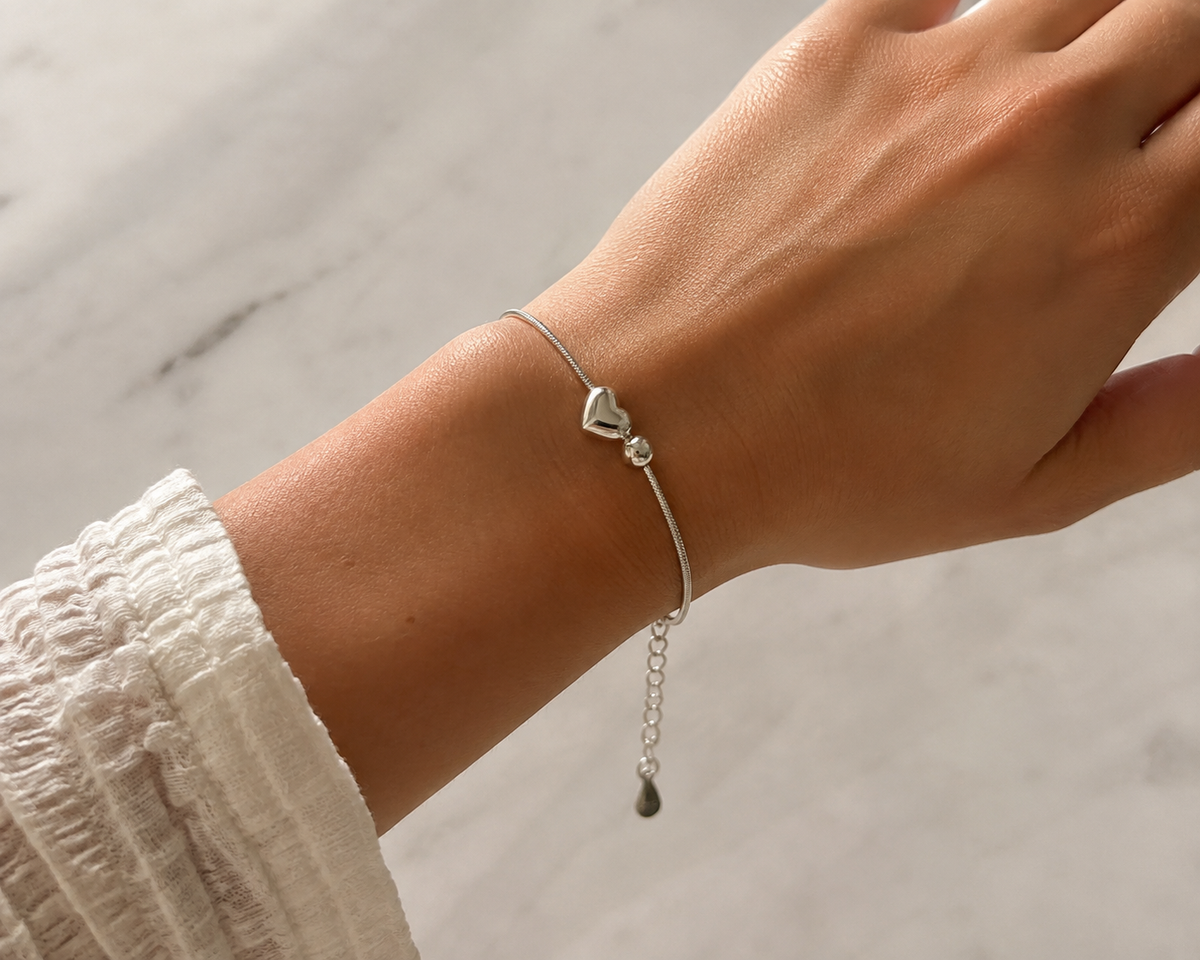 Minimalist Heart Snake Chain Bracelet in 925 Sterling Silver