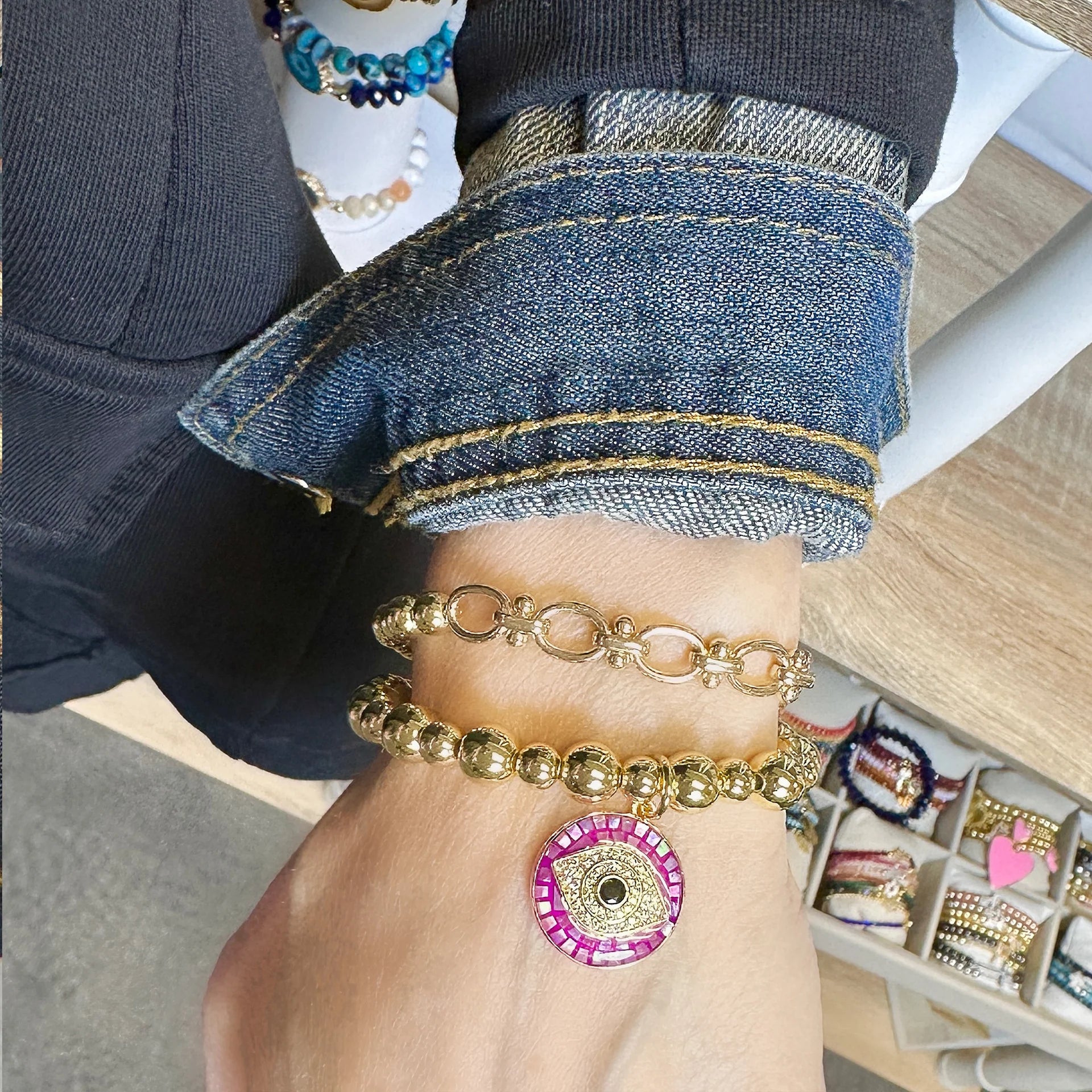 gold mia signature link bracelet