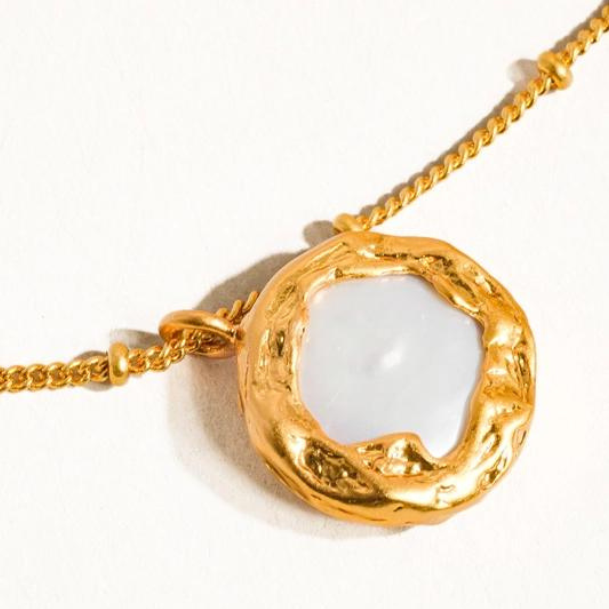 Lydia 18k Vintage Gold Natural Pearl Round Necklace