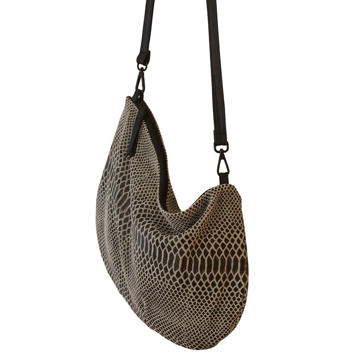 Venus Soft Crossbody Medium Bag