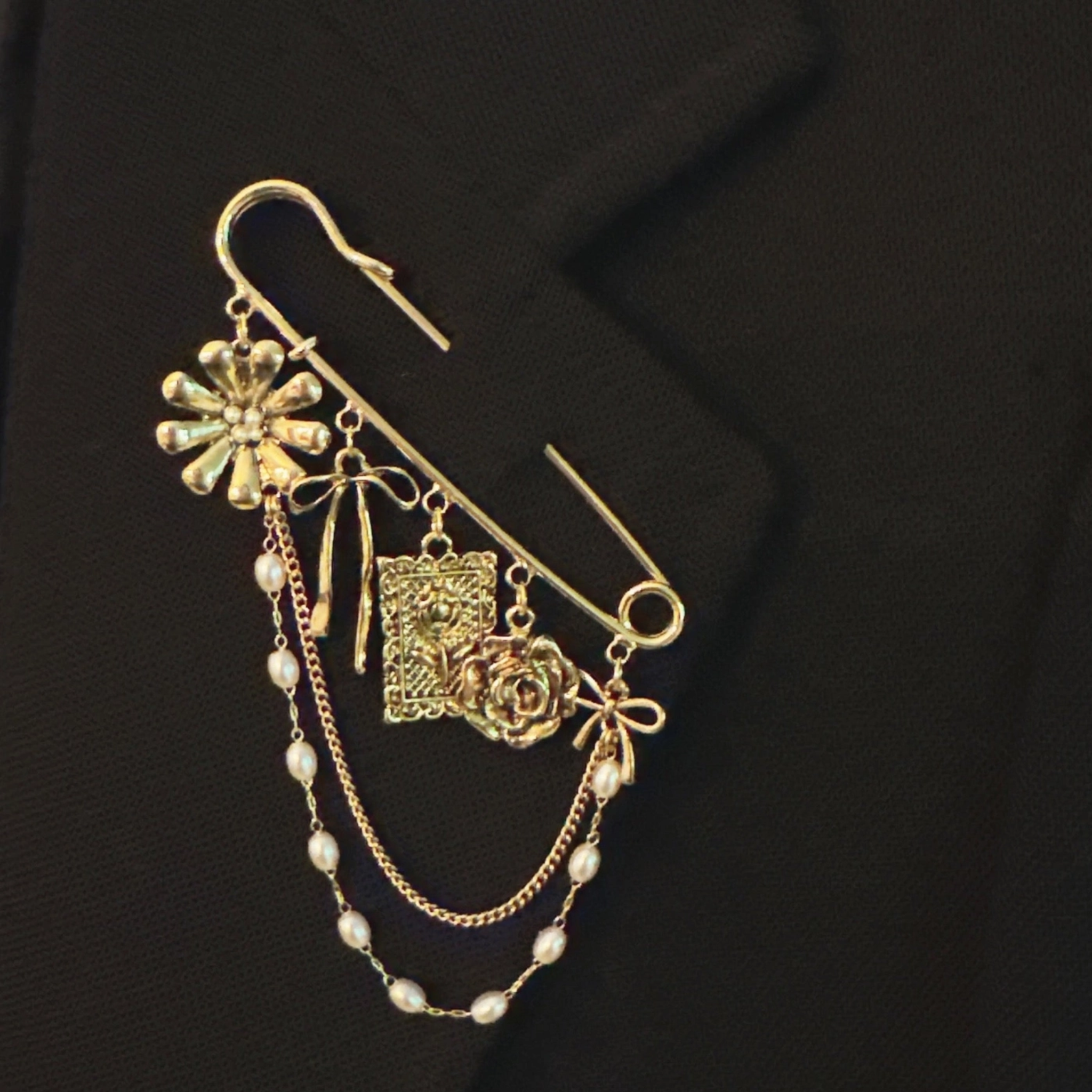 Floral Ribbon Pin Brooch – Elegant Gold Safety Pin with Charms and Pearl Chains