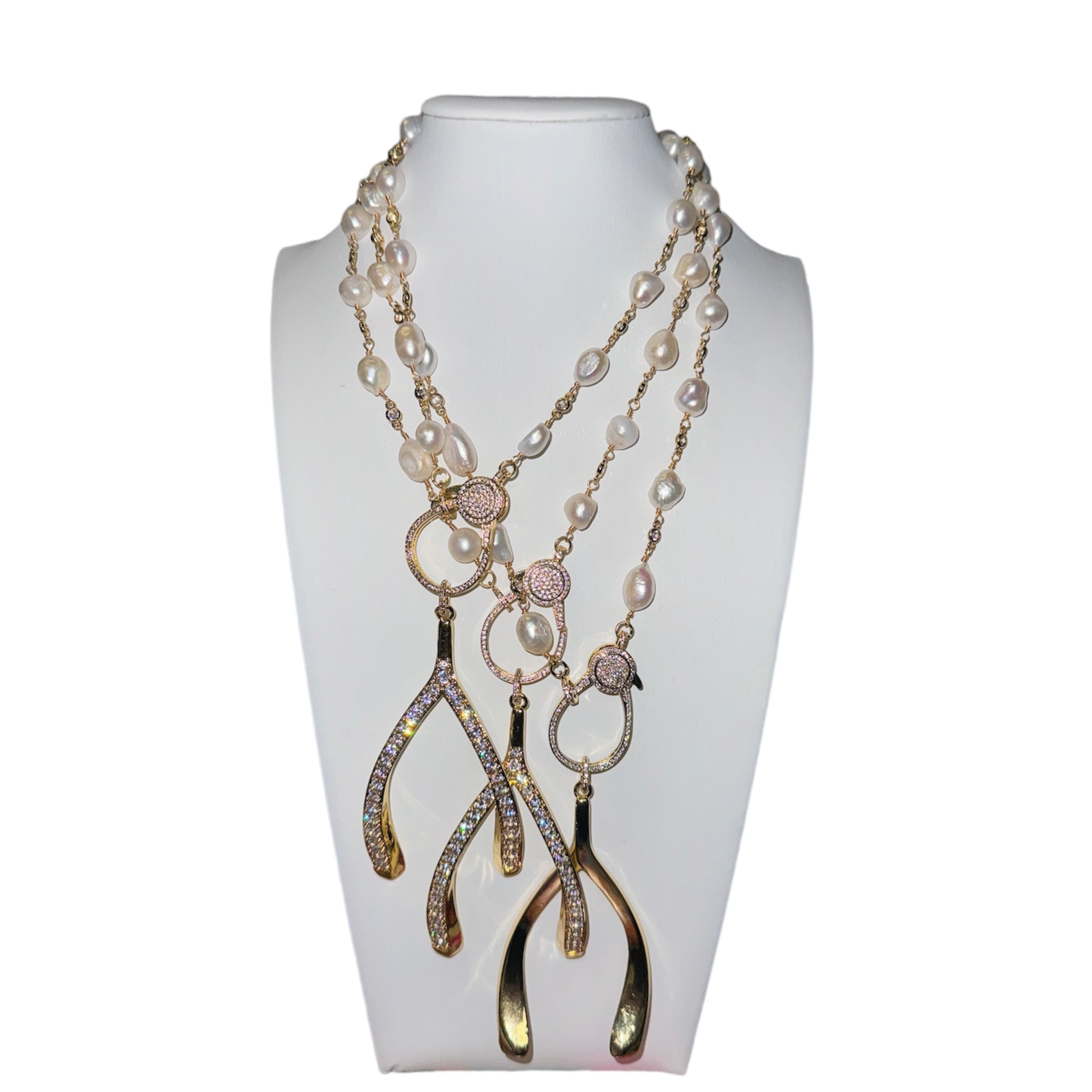 Pearl necklace with wishbone